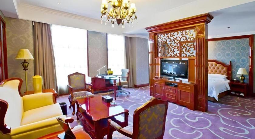 Chongqing Huachen International Hotel Exterior photo